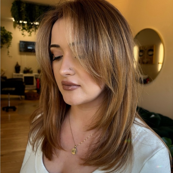 Meet your Posher, Brianna - Picture 2 of 2